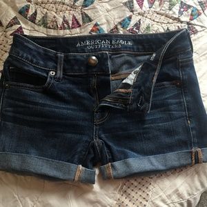 AMERICAN EAGLE OUTFITTERS  SHORTS   SIZE  0